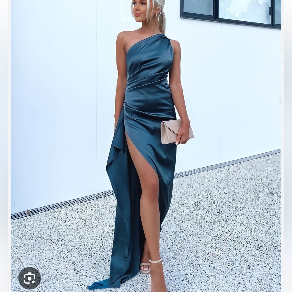 Lexi Samira Orion Blue Gown Size 8